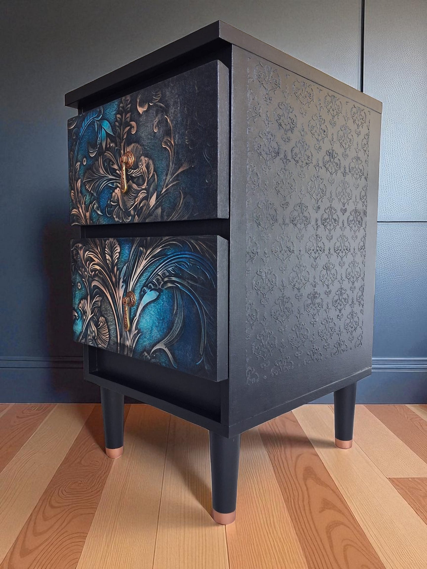 AGOTADO! Mesitas MCM con Frentes Florales – Para Dormitorio o Salón