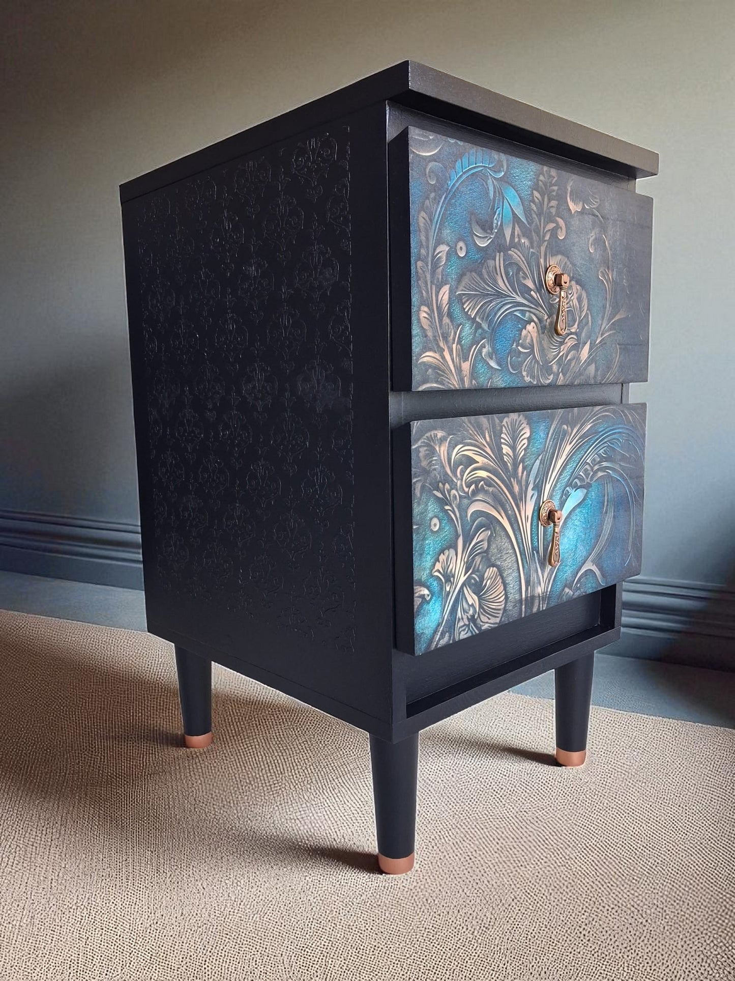 AGOTADO! Mesitas MCM con Frentes Florales – Para Dormitorio o Salón