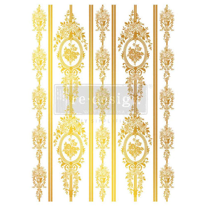 Transferencia Gold Foil Chateau Filigree Kacha en vitrina barroca azul cobalto con columnas torneadas - medallones y filigranas doradas en interior y puertas - Re-Design with Prima
