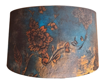 Pantalla lámpara artesanal azul tierra en lámpara de pie ambiente boho chic