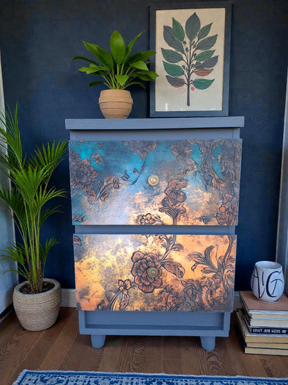 Mid-Century Nightstands with Floral Fronts – Perfect for Bedroom or Living Room / Mesitas MCM con Frentes Florales – Para Dormitorio o Salón