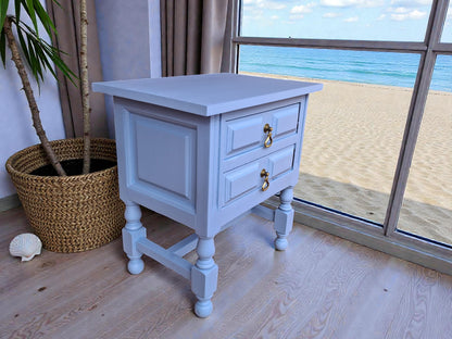 Restaurierter Nachttisch · Rustikale Möbel aus dem 19. Jahrhundert