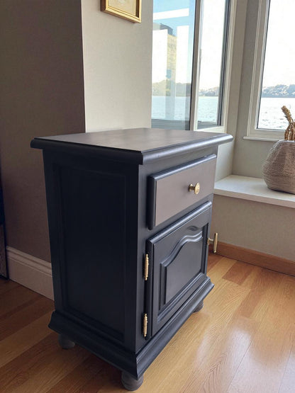 AGOTADO! Antique Nightstand / Mesitas de Noche Antiguas Restauradas – Solid Wood, Brass Handles, Eco Finish