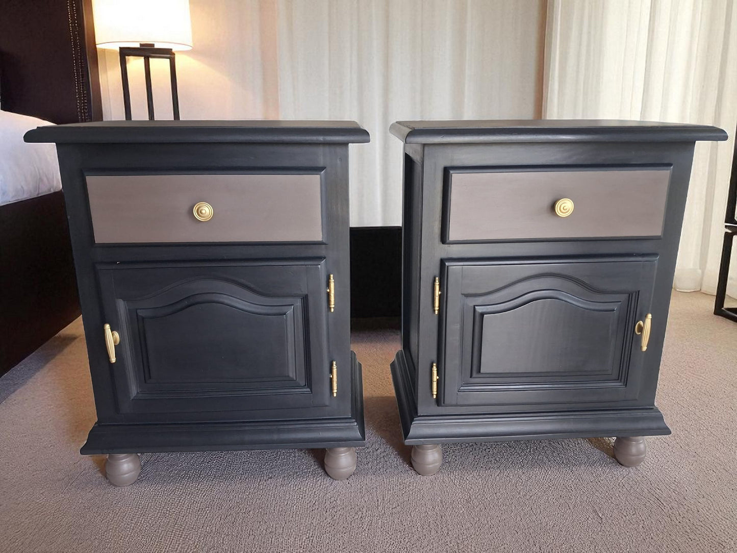 AGOTADO! Antique Nightstand / Mesitas de Noche Antiguas Restauradas – Solid Wood, Brass Handles, Eco Finish