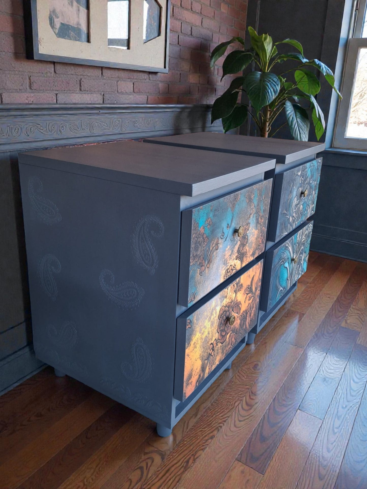 Mid-Century Nightstands with Floral Fronts – Perfect for Bedroom or Living Room / Mesitas MCM con Frentes Florales – Para Dormitorio o Salón