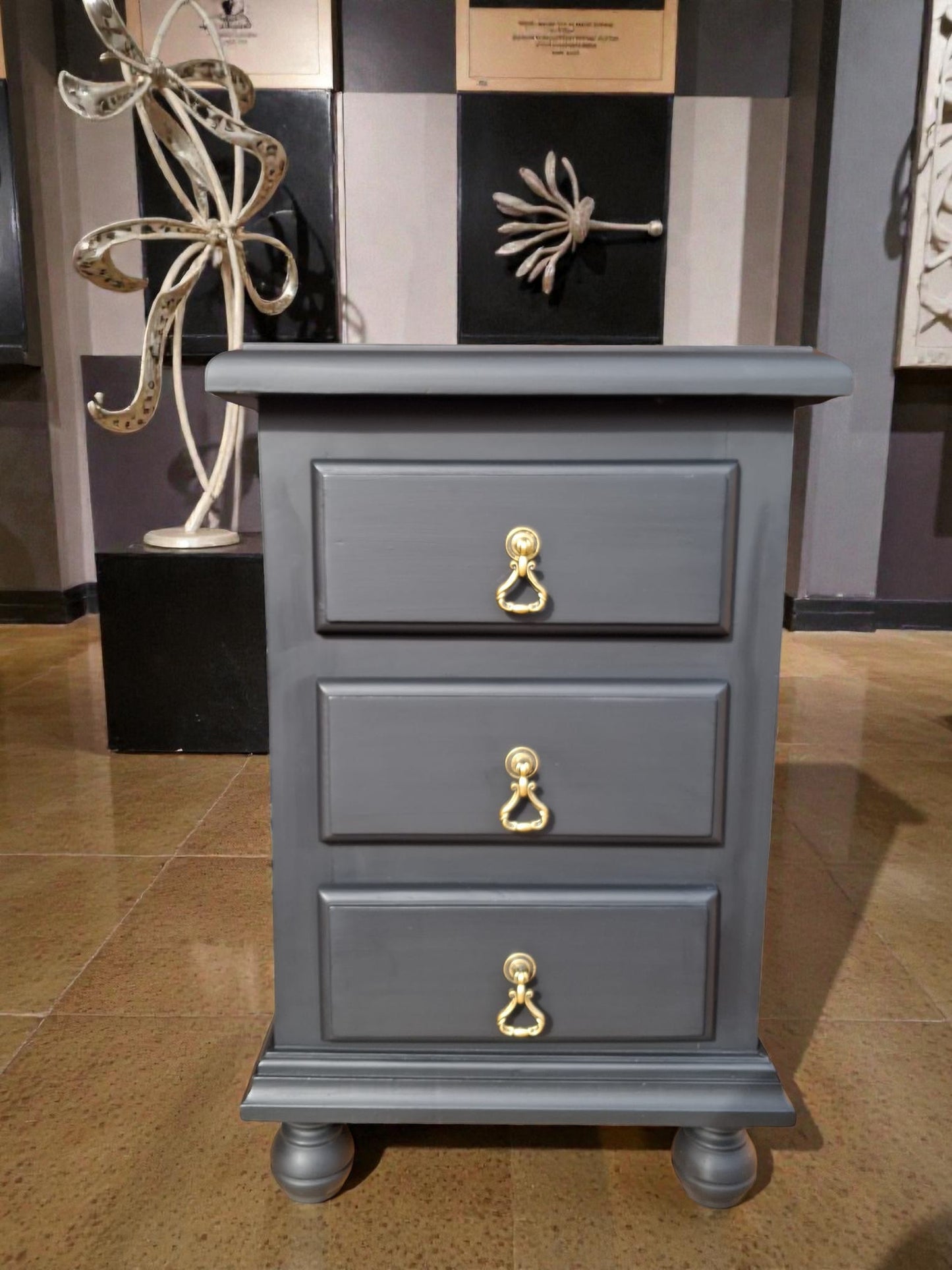 Restored French Provincial Bedside Tables | Mesitas de Noche Provenzales Restauradas, Solid Wood, Eco Paint, Bronze Handles