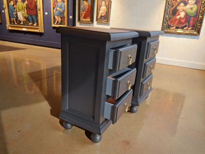 Restored French Provincial Bedside Tables | Mesitas de Noche Provenzales Restauradas, Solid Wood, Eco Paint, Bronze Handles