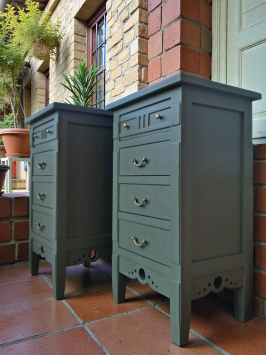 Vintage Andalusian Bedside Table, Solid Wood Nightstand, Olive Green, Rustic Cortijo Style / Mesita noche verde oliva