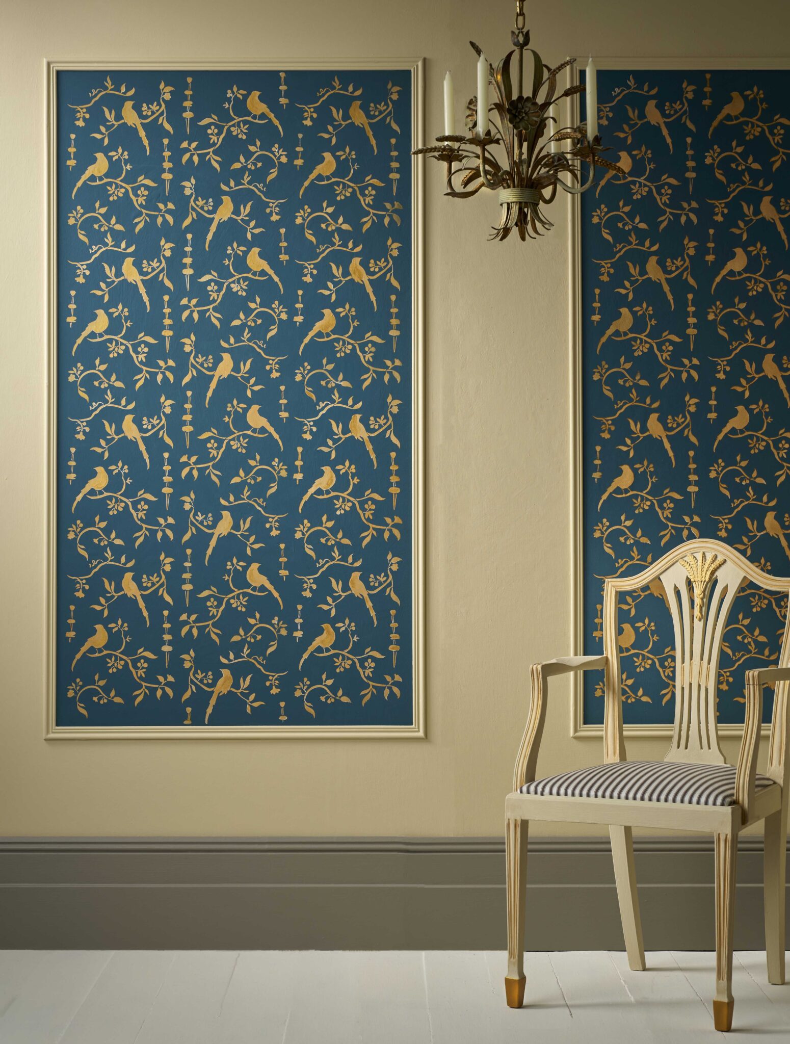 Annie Sloan Traditional Gold - acabado dorado satinado para muebles y paredes
