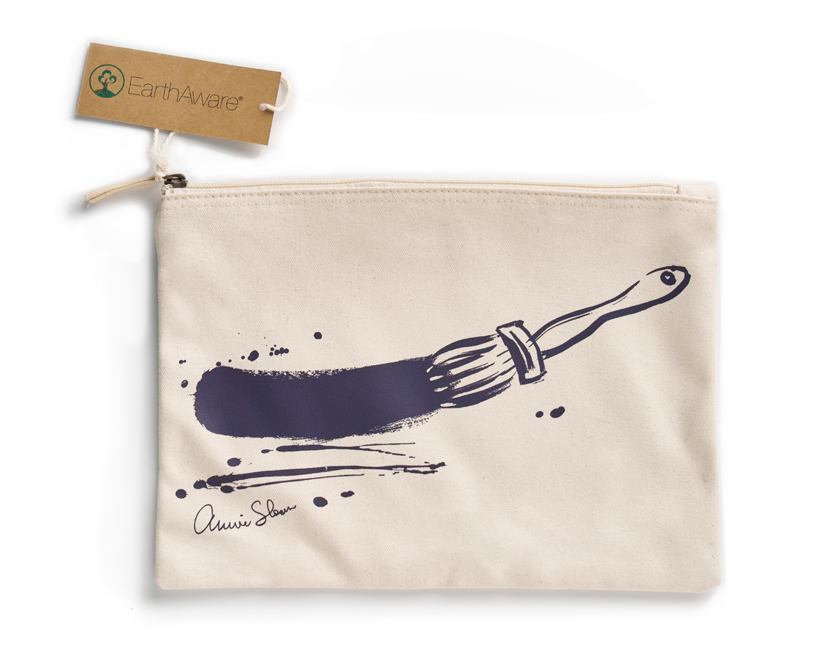 Bolsa organizadora de brochas Annie Sloan Organic Canvas vacía, mostrando su espacio interior.