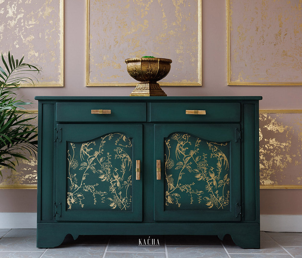 Transferencia Gold Foil A Bird Song Kacha en cómoda azul grisáceo restaurada con tapa de madera natural - pájaros y botanicals dorados con tiradores mixtos - Re-Design with Prima - ambassador Renovelle by Vilma
