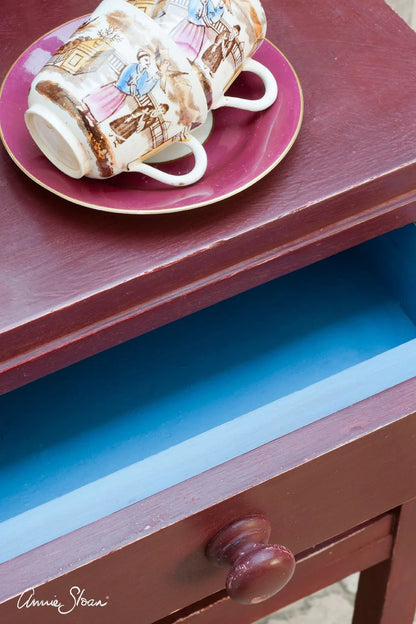 Primer Red - Annie Sloan CHALK PAINT TM decorative paint