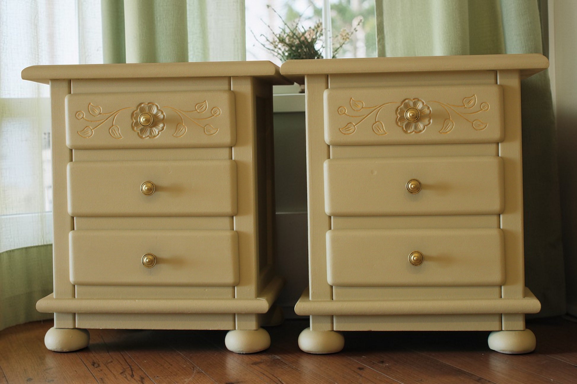Conjunto mesitas noche restauradas sostenibles upcycling muebles vintage pino macizo Anaqa Design